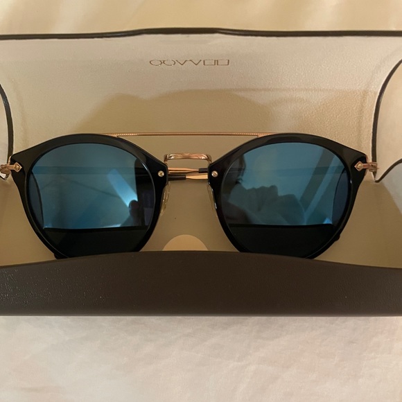 Oliver People’s Sunglasses - Picture 2 of 3